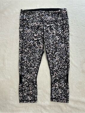 Lululemon Pace Rival Crop 22" Floral Spritz Multi / Black Size 8